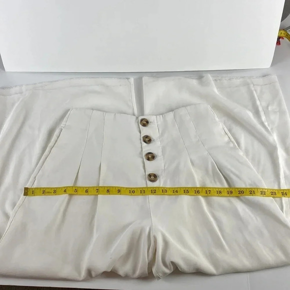 White contemporary high waist button fly wide pull on leg pants sz Extra large - Picture 5 of 17